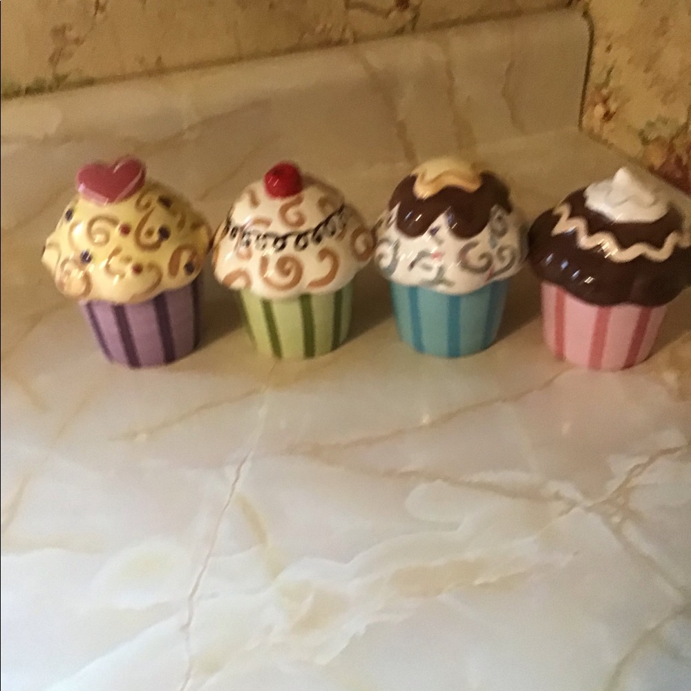 Ceramic cupcake decor
